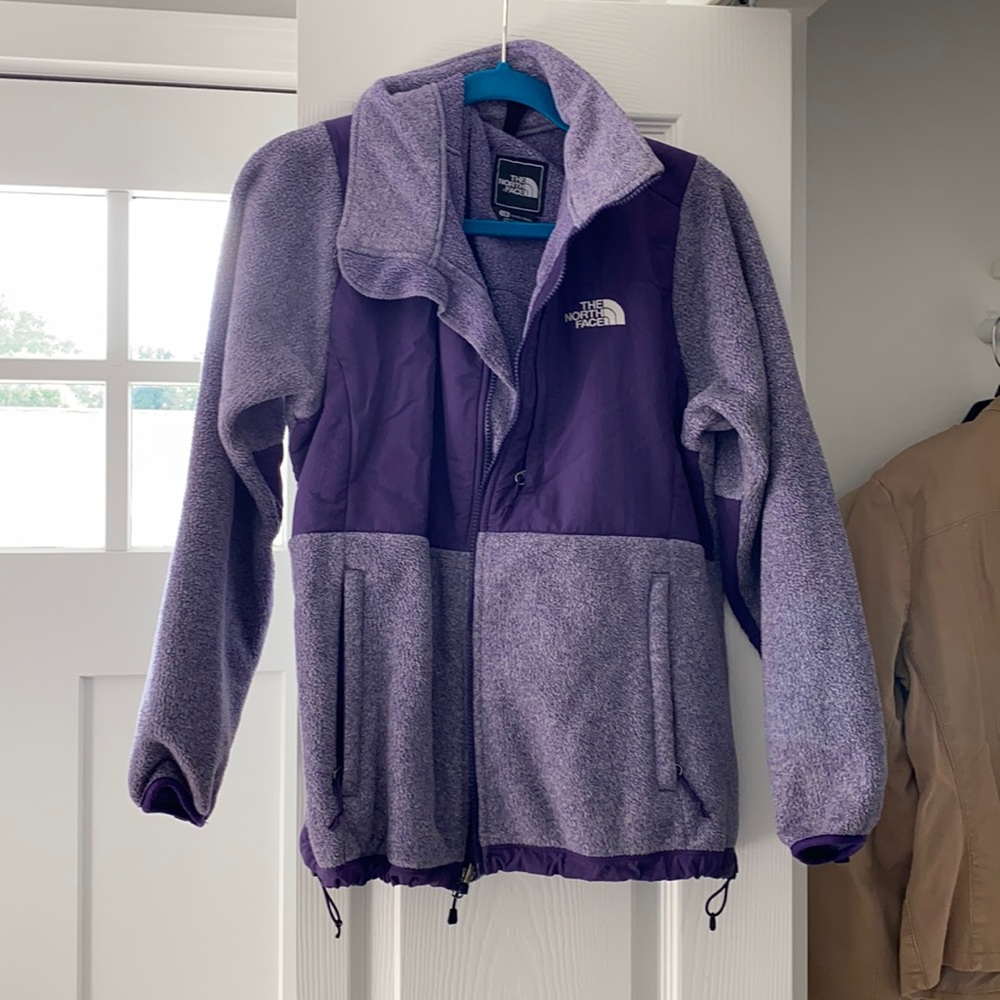 Woman’s north face jacket